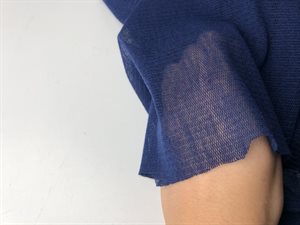Polyester / viscose - flot mørkere blå og semitransparent